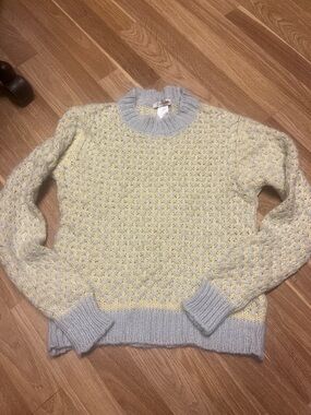 Textured Pale Yellow & Light Gray Crewneck Sweater